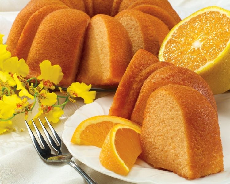 Пухкав сиропиран кейк с портокали