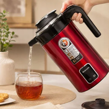 Електрическа кана 3,5 л, 1500 W, автоматично изключване, червена