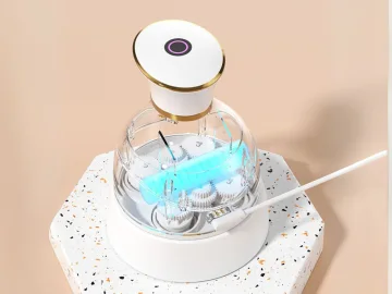 Електрически масажор за глава с 4 въртящи глави, USB, 5 W – бяло и розово