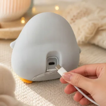 Детска LED нощна лампа пингвин с USB-C, 2 яркости и таймер