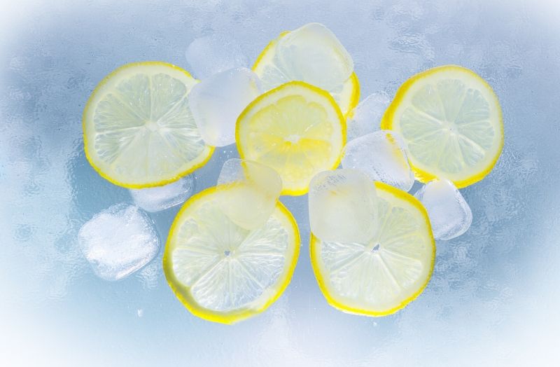 Защо е най-добре да държите лимоните във фризера