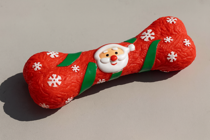 Коледна  играчка за куче - кокал с Дядо Коледа