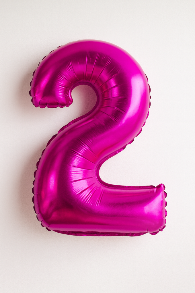 Парти балон - цикламен - цифра 2 - 47 х 31 см.