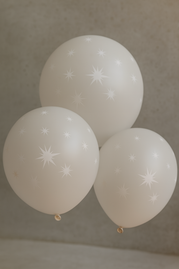 Парти балони - екрю - бели звезди - 30 см. - 10 бр.