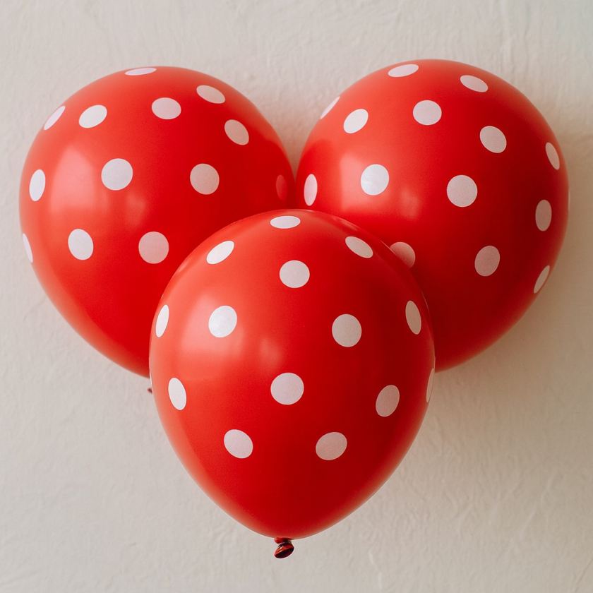 Парти балони - червени - бели точки - 30 см. - 10 бр.