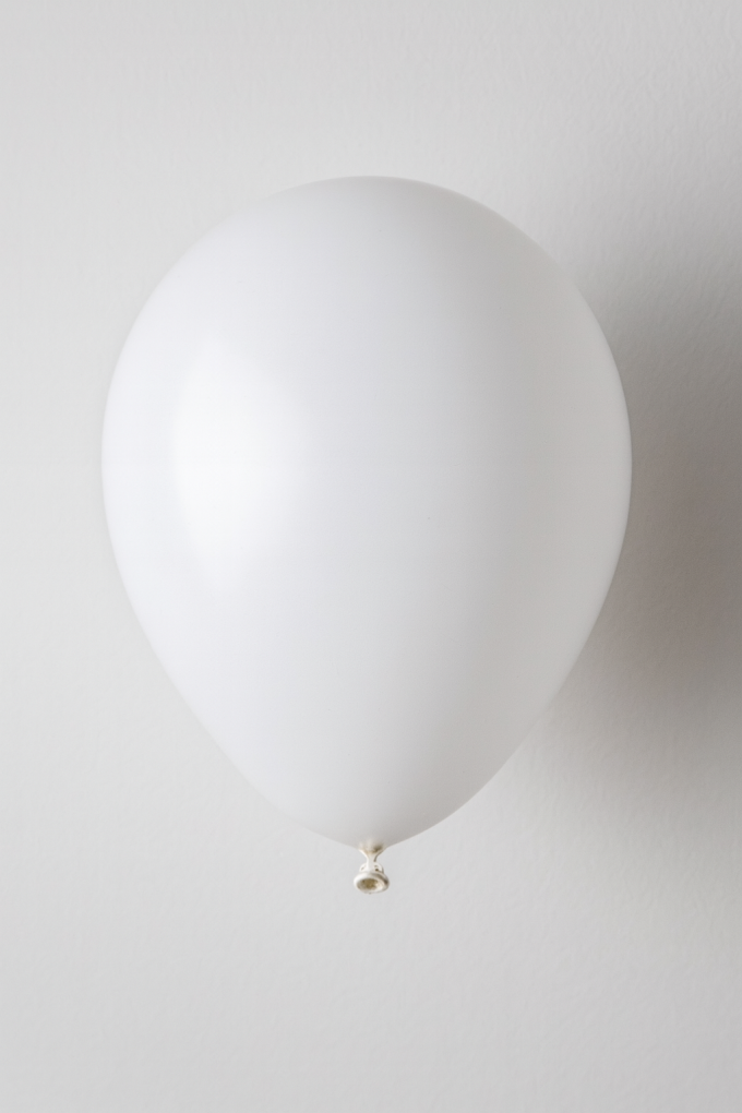 Парти балон - бял - 75 см.