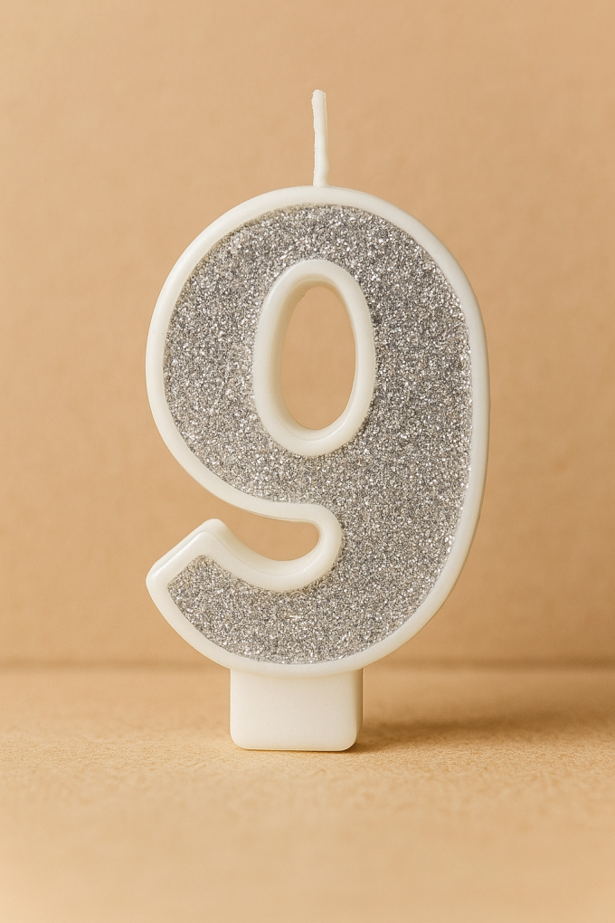 Свещ за торта - цифра 9 - сребриста - брокат