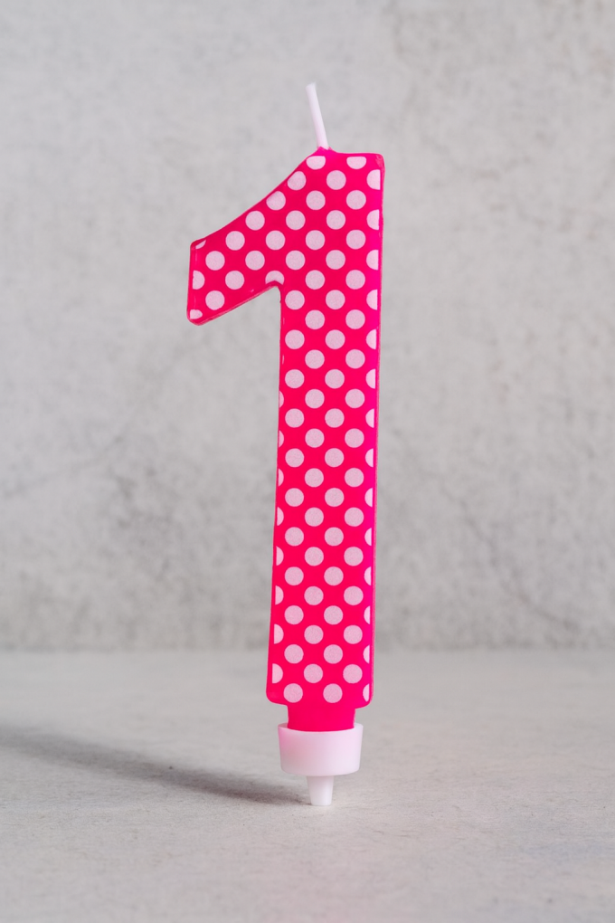 Свещ за торта - цифра 1 - розова - точки