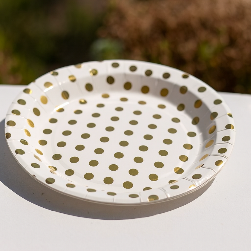 Парти чинии - златисти точки - картонени - 23 см. - 6 бр.