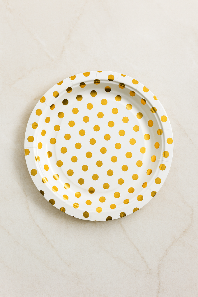 Парти чинии - златисти точки - картонени - 26 см. - 6 бр.