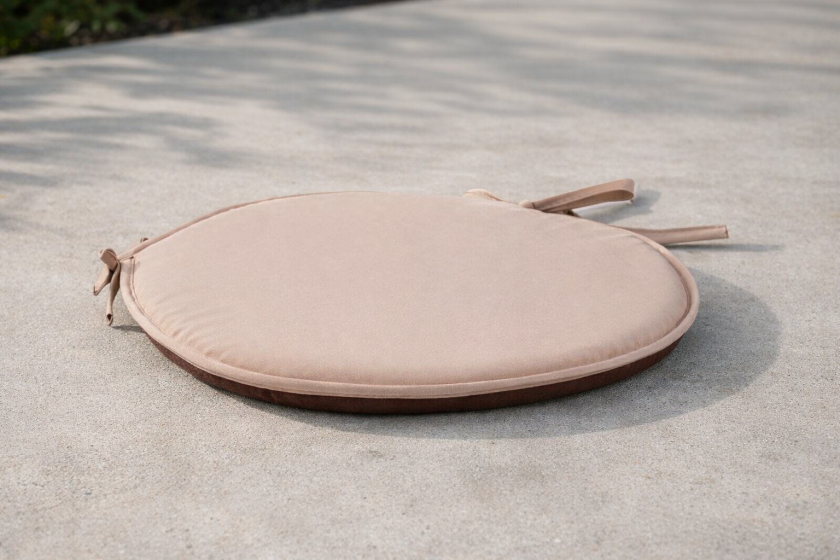 Декоративна възглавница за стол - бежова и кафява - 38 см.