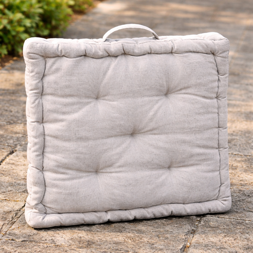 Декоративна възглавница за стол - светло сива - 50 х 50 см.