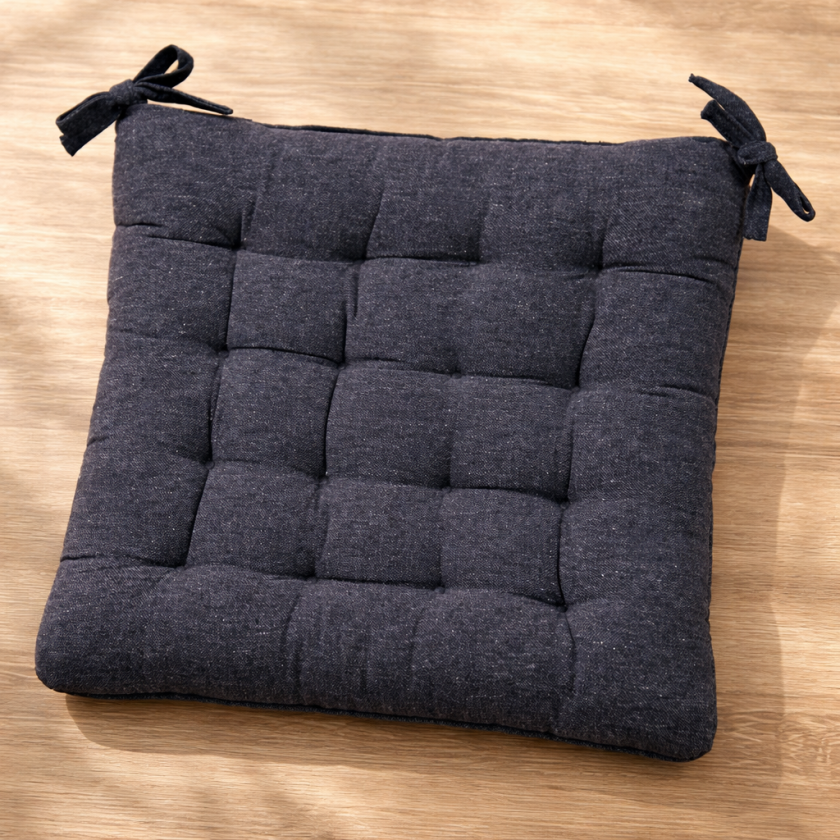 Декоративна възглавница за стол - черна - 40 х 40 см.