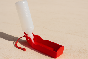 Преносима поилка за куче