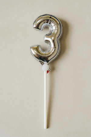 Парти балон - сребрист - цифра 3 - 15 см.