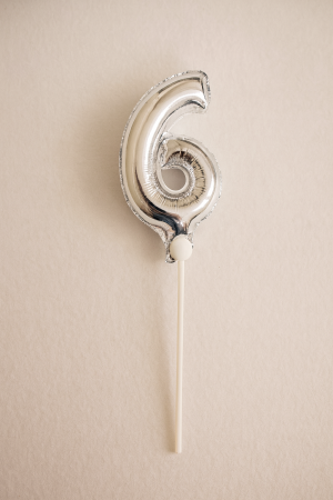 Парти балон - сребрист - цифра 6 - 15 см.