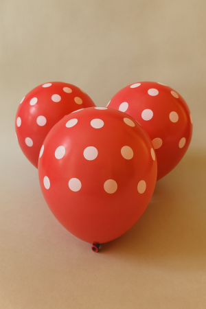 Парти балони - цикламени - бели точки - 30 см. - 20 бр.