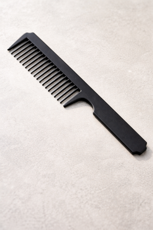 Гребен за коса - черен - с дръжка - 23 см.