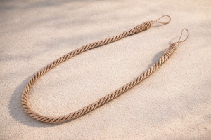 Декоративно въже за завеси - усукано - бежово - 74 см.