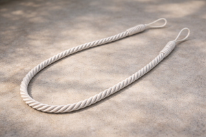 Декоративно въже за завеси - усукано - екрю - 74 см.