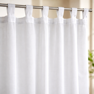 Завеса - бяла с размер 140 х 250 см.