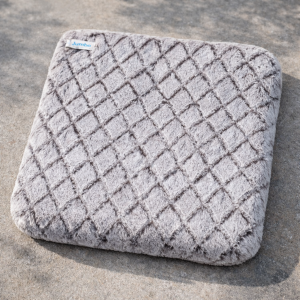 Калъфка за декоративна възглавница - бежови ромбоиди - релефна - 40 х 40 см.